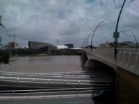 The river begins to rise even closer to the Victoria Bridge